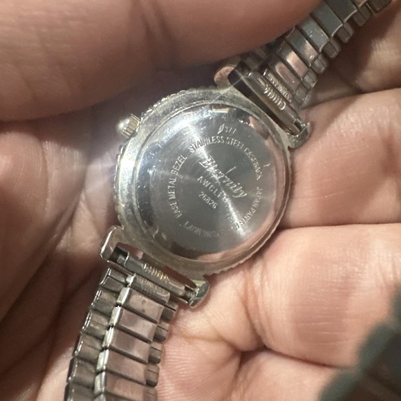 Working Eternity 26mm Quartz Two Tone Dainty Ladies Stretch Band Watch Fits 7in - Picture 5 of 9